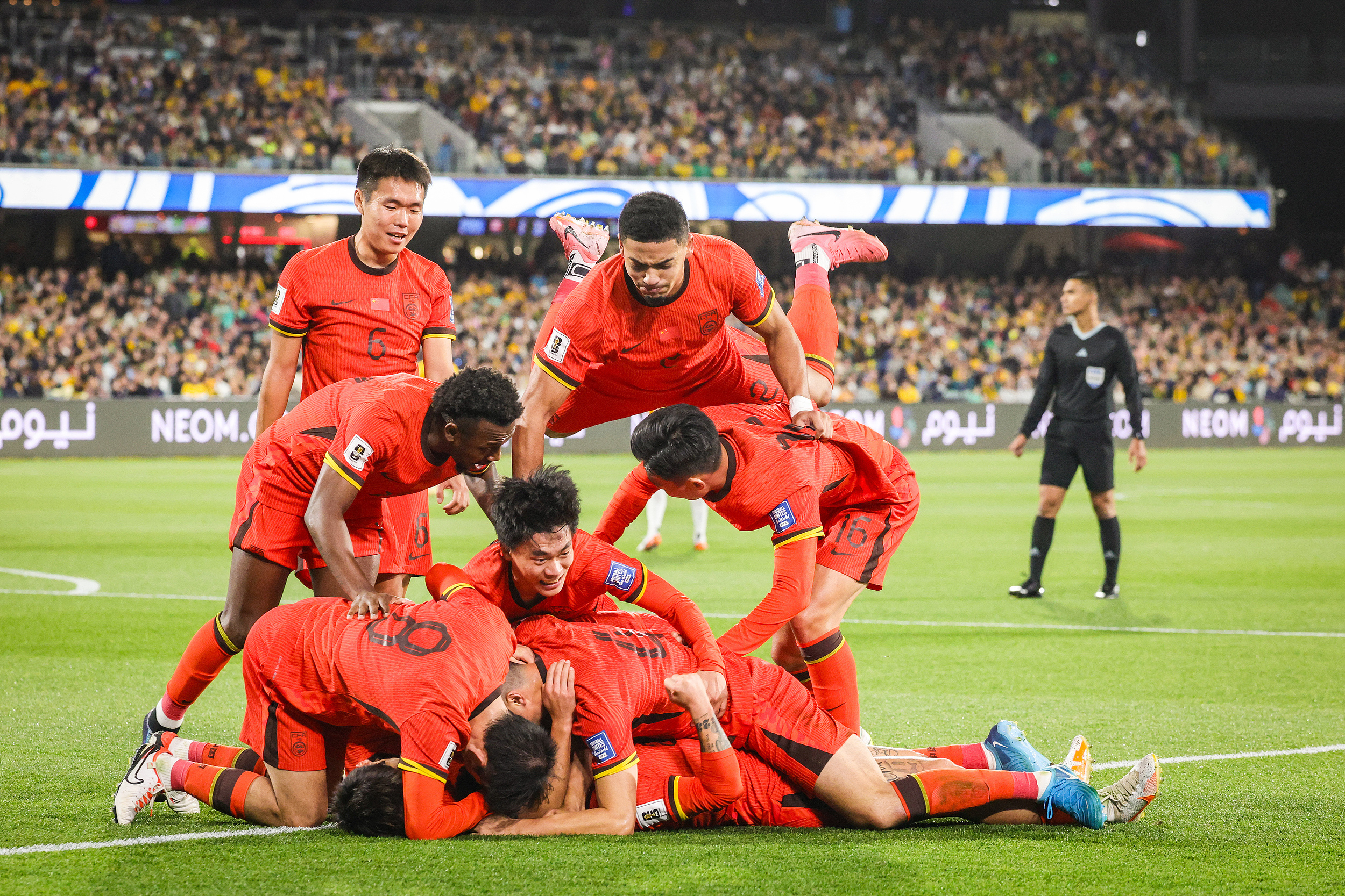 开元棋牌-上港主场全力以赴，险胜强敌，榜首位置牢不可破的简单介绍